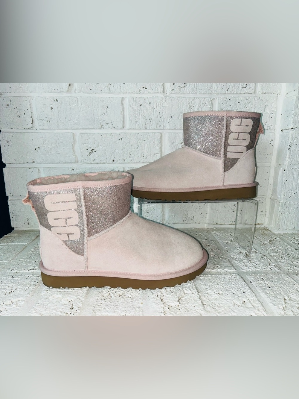 Ugg Classic Mini Sparkle Graphic boots seashell pink size 8